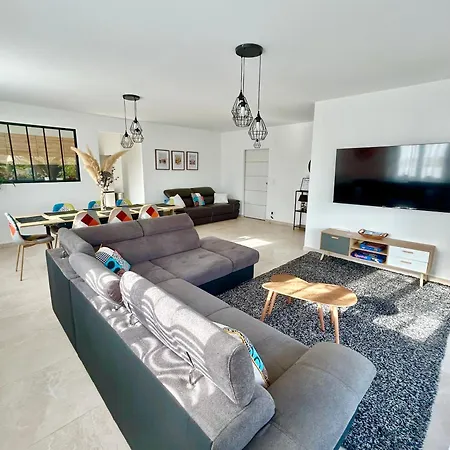 Villa Moderne Adapte Aux Pmr